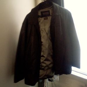 Men's medium sized Wilson's silk lined thinsulate leather jacket